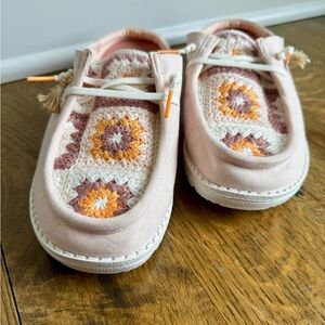 Hey Dude Wendy Slip Cottage Crochet Pink Boho Shoes Women’s 8 EU 39